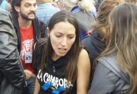 Mayra soledad mendoza (born 26 november 1983) is an argentine politician who served as national deputy from 2011 to 2019 and is currently intendenta (mayor) of quilmes for the frente de todos. Acusan al cuñado de Mayra Mendoza de violación e intento ...