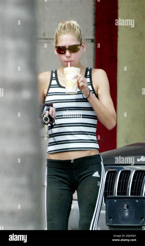Exclusive Anna Kournikova Stops For A Drink After Her Morning Workout