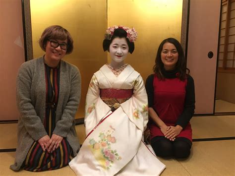 have an awesome night with geisha maiko geiko in kyoto where to meet them localests jp