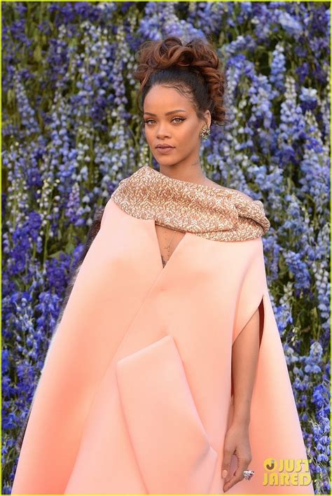 Rihanna Stuns In Over Sized Pink Coat At Dior Pfw Show Photo 3475764