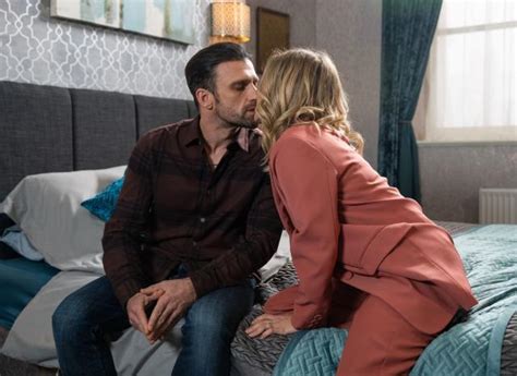 Coronation Streets Sarah To Be Caught Out In Affair Storyline