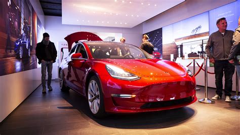 The Tesla Model 3 Was The Best Selling Electric Car In 2018 Androidpit