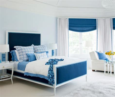 Here are some wonderful blue bedroom color schemes that show blue's versatility, along with tips for it's no wonder that after neutrals shades, blue is the most popular color for decorating bedrooms. Cool Blue Bedroom Ideas - Moody Interior Breathtaking ...