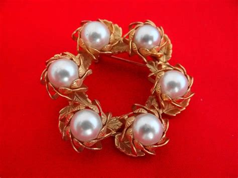 Vintage 2 Gold Tone Wreath Brooch With Pearl Centers In Etsy Brooch