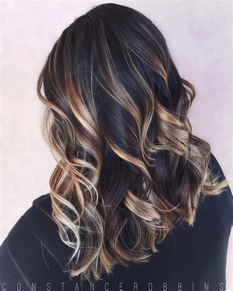 The highlights will help add lightness to your dark brown hair while the lowlights will create shadows and even more movement. 60 Hairstyles Featuring Dark Brown Hair with Highlights