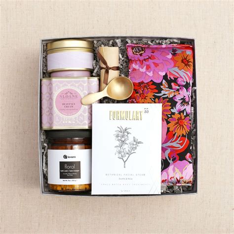 Maybe you would like to learn more about one of these? Little Guide to Corporate Gifting | Spa gift box, Curated ...