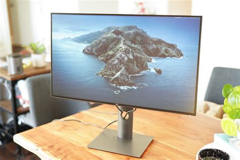 Dells U3219q 32 Inch 4k Monitor Provides A Perfect Home Office Upgrade