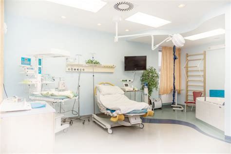 V malém městě ve středních čechách se vám v rámci nemocnice dostane všech potřebných služeb. Nemocnice Hořovice získala akreditaci pro přípravu porodních asistentek | Nemocnice Hořovice