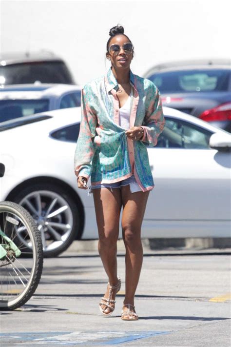 Kelly Rowland In Jeans Shorts At Zuma Beach 25 Gotceleb