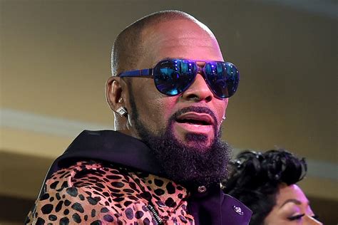 New R Kelly Victim Speaks Out About His Alleged Sexual Cult He’s Really F Ed Up