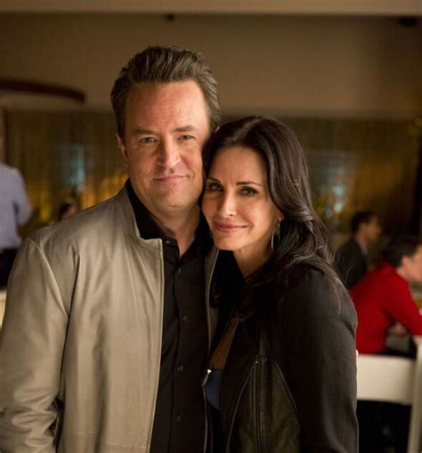 matthew perry was unable to get over his love for friends co star courteney cox
