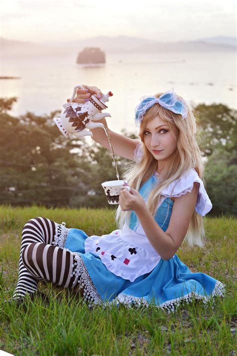 Alice From Alice In Wonderland Daily Cosplay Com