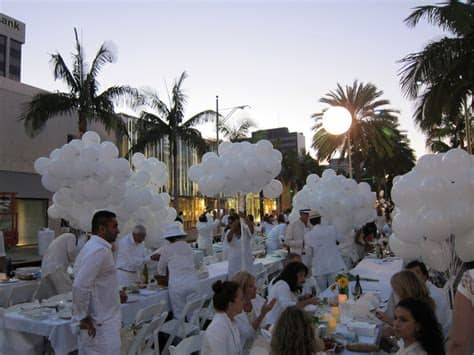 Be great for craft designs, dressmaking just any feather related projects, pinterest have lots of great ideas of uses and designs of things to make like. diner en blanc rodeo drive | White party decorations ...