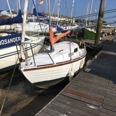 Westerly berwick yacht 32ft 1978, bilge keel, ready to sail. "Seadog" Bilge Keel Sailing Cruiser Yacht for sale from ...
