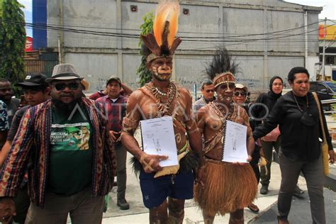 Warga Suku Awyu Papua Gugat Izin Perusahaan Kelapa Sawit Antara Foto