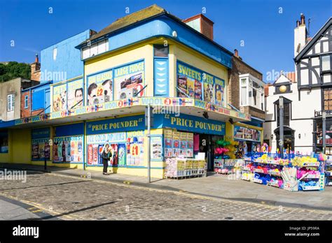 Shop Scarborough North Yorkshire England Hi Res Stock Photography And