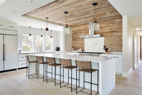 A french country kitchen with plenty of wood, mosaic tile and cheerful colors can be an incredibly inviting place to cook and entertain. Gorgeous Design Ideas For Rustic Modern Kitchen