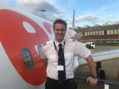 Easyjet Pilot Tim Explains How He Completed His Training While Working