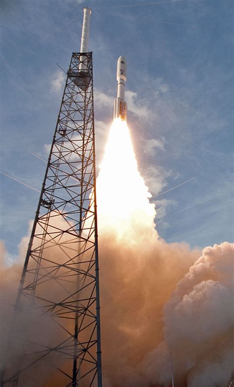 Spaceflight Now Atlas Launch Report Atlas 5 Rocket Blasts Off With