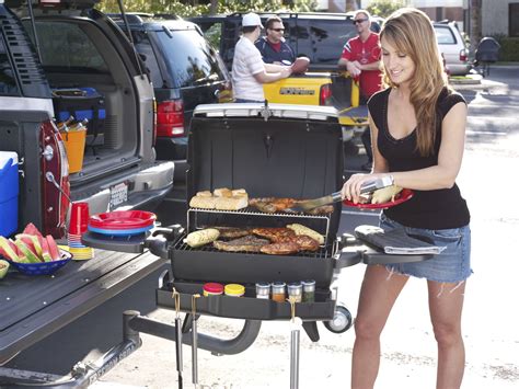 If anyone knows the story behind this unusual creation, please let us know! 6 Best Tailgate Grills Reviewed in Detail (Jun. 2020)