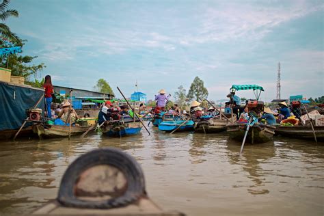Fotoessay: På flydende markeder i Vietnam - Mette & Martin ...