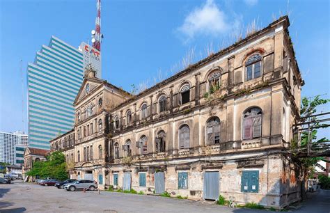 Exploring Bangkoks Old Buildings Akyra Hotels