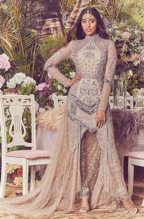 10 Stunning Indian Reception Dresses For Bride That Would Make You Slay Free Nude Porn Photos