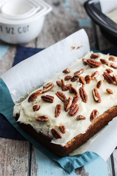 An hour of waiting while your house fills with tempting aromas and then you'll be snacking on your very own slice of warm. Hummingbird Banana Bread | Recipe | Easy baking recipes ...