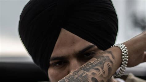 He started his career with lyrics of the song sung by ninja and his singing career with duet song. Sidhu Moose Wala Best Wallpaper 47227 - Baltana