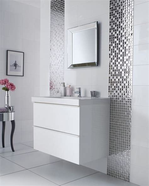 Attractive border tiles are an excellent way to decorate your bathroom or kitchen. 37 Ideas To Use All 4 Bahtroom Border Tile Types - DigsDigs