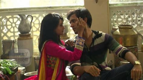 Watch Raj And Avni S Romance In The Kitchen Aur Pyar Ho Gaya Romantic