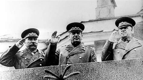 Stalins Triumph Die Moskauer Siegesparade 1945 Mdrde