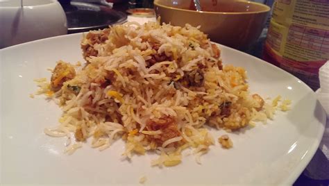 Nasi briyani is the label that we are comfortable with in describing the popular rice dish typically found in mamak or indian restaurants. Zain's Halal Reviews: Tempura Restaurant: Best Biryani in ...