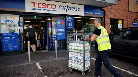 Tesco Puts 1600 Jobs At Risk As It Ends Overnight Restocking Bbc News