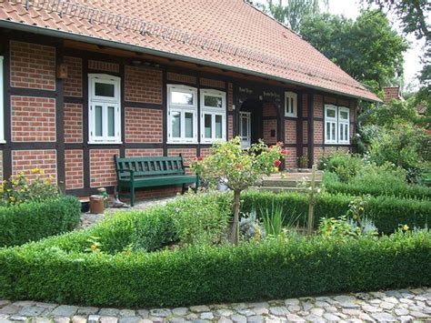 In hambühren sind 1.059 immobilien für den objekttyp häuser zum kauf verfügbar. Haus kaufen in Hermannsburg - 3 Angebote | Engel & Völkers