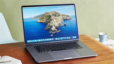 Apple May Have A 14 Inch Macbook Pro Coming Later This Year Kuo