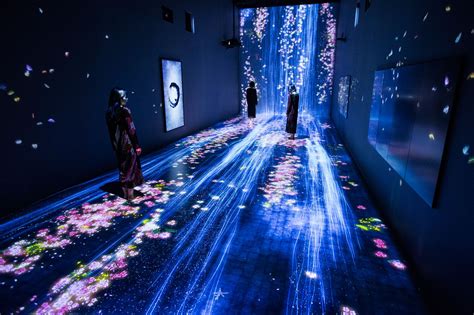 Immersive Exhibition By Tokyos Teamlab Blends Realities