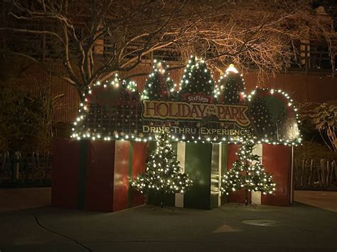 Six Flags Discovery Kingdoms Holiday In The Park Lights Drive Thru