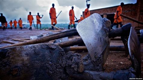 In Pictures Rwandas Poo Powered Prisons Bbc News