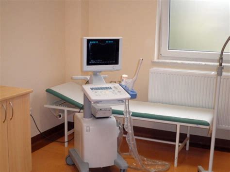 Nieskromnie powiem, że jestem świetnym chirurgiem operującym schorzenia z zakresu ginekologii, onkoginekologii i uroginekologii. lek. Kinga Kordaszewska-Folkmar opinie - ginekolog ...