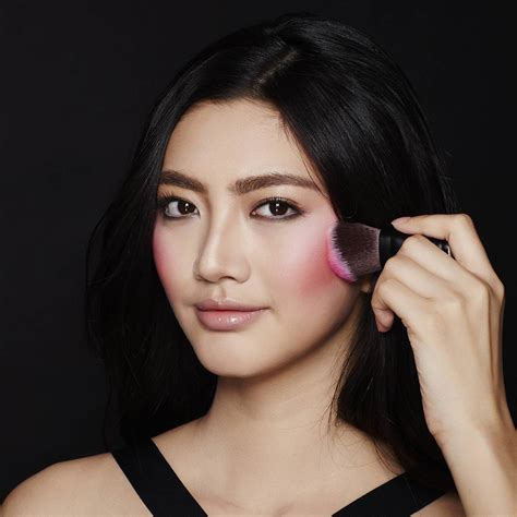 How To Apply Blush Easy Tips For A Healthy Glow