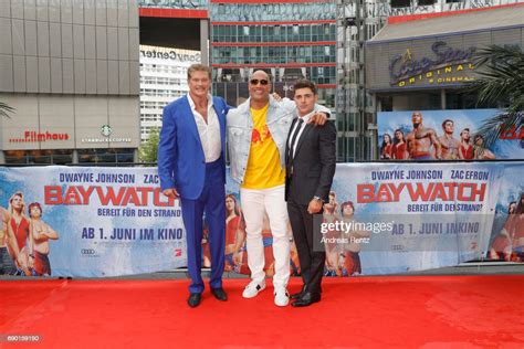 David Hasselhoff Dwayne Johnson And Zac Efron Pose At The Baywatch