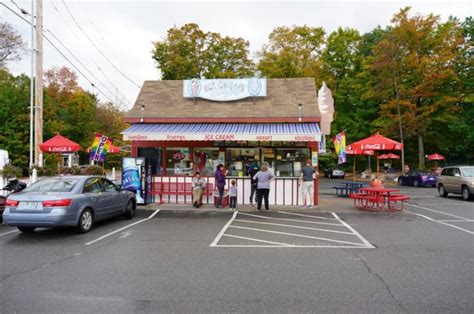 Ice Cream Delights In New Hampshire Has Huge Portions And Friendly Service