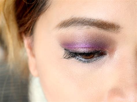 Your eyes are beautiful, but if you really want more arresting eyes then apply eyeshadow on your. 3 Ways to Wear Purple Eyeshadow - wikiHow