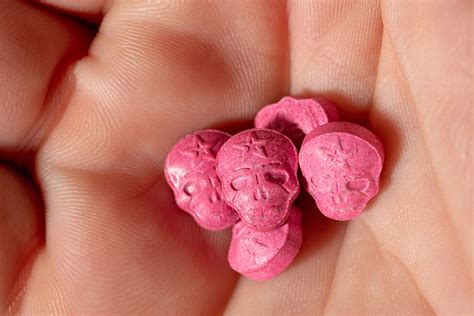 Is Ecstasy Addictive 9 Signs Of Ecstasy Abuse The Discovery House Los Angeles Ca