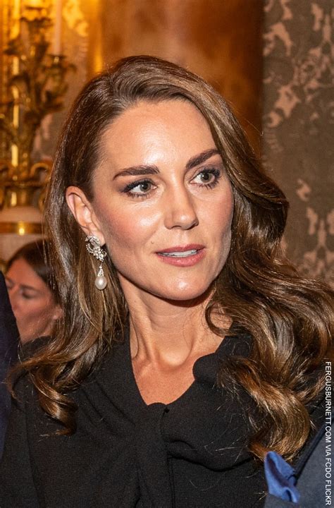 Kate Middleton Wears Diana S Diamond Pearl Earrings Bracelet To