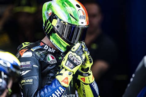 How much money does valentio rossi make? Valentino Rossi went to "forbidden" motocross track for ...