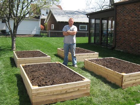 Raised Garden Beds Versus Row Gardening How To Build A House