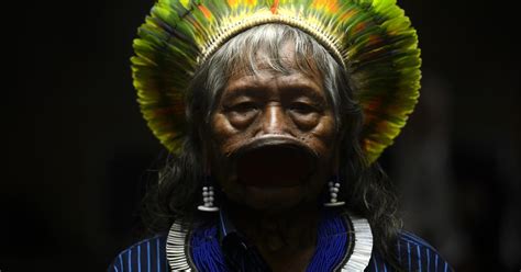 Xingu Le Chef Indigène Brésilien Raoni En Europe
