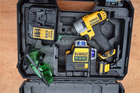 Dewalt Dce089d1g 108v 12v Green Beam Self Levelling Multi Line Laser